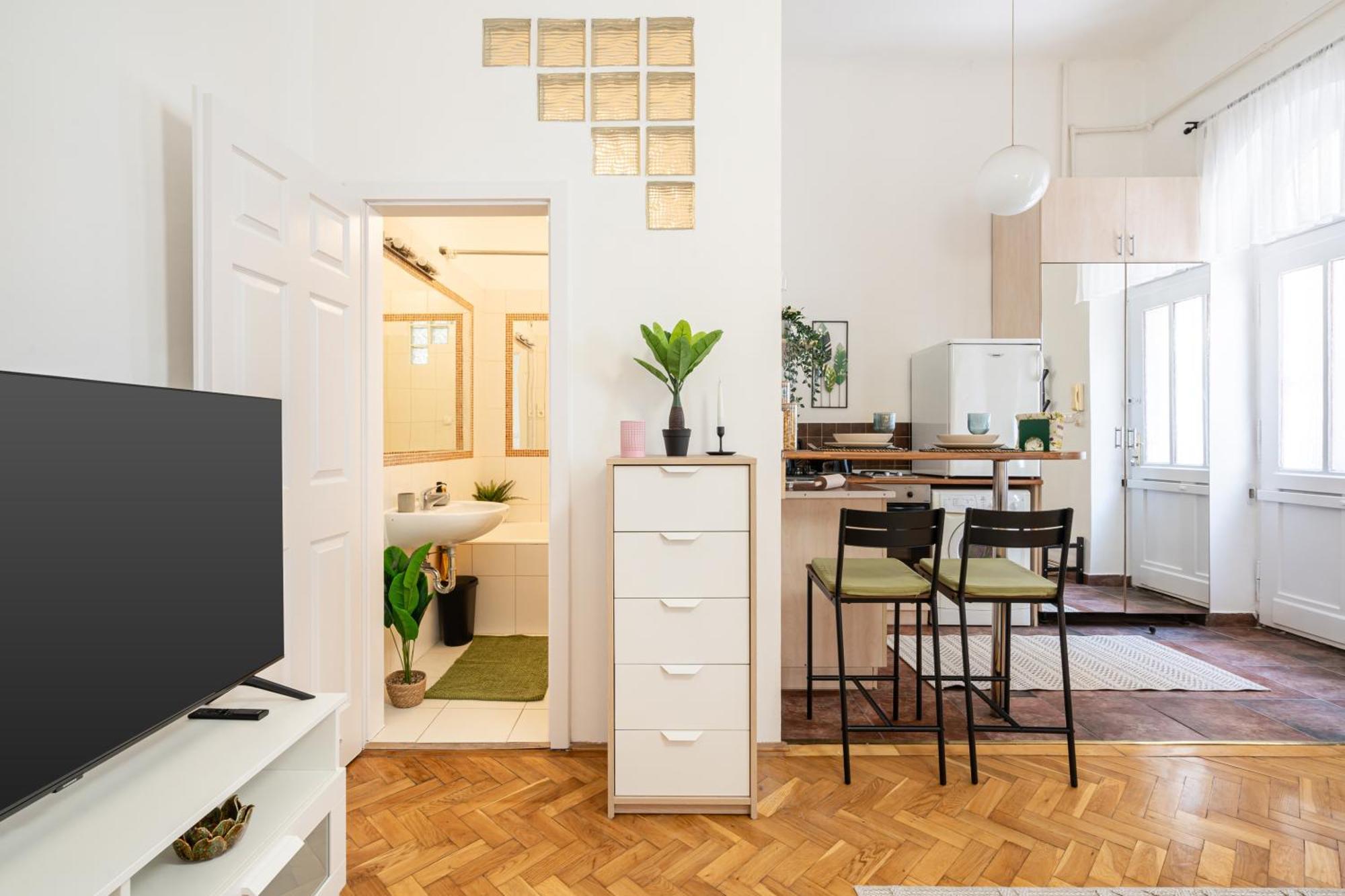 בודפשט Cosmopolitan Studio - Chic Getaway In A Fancy Neighbourhood מראה חיצוני תמונה