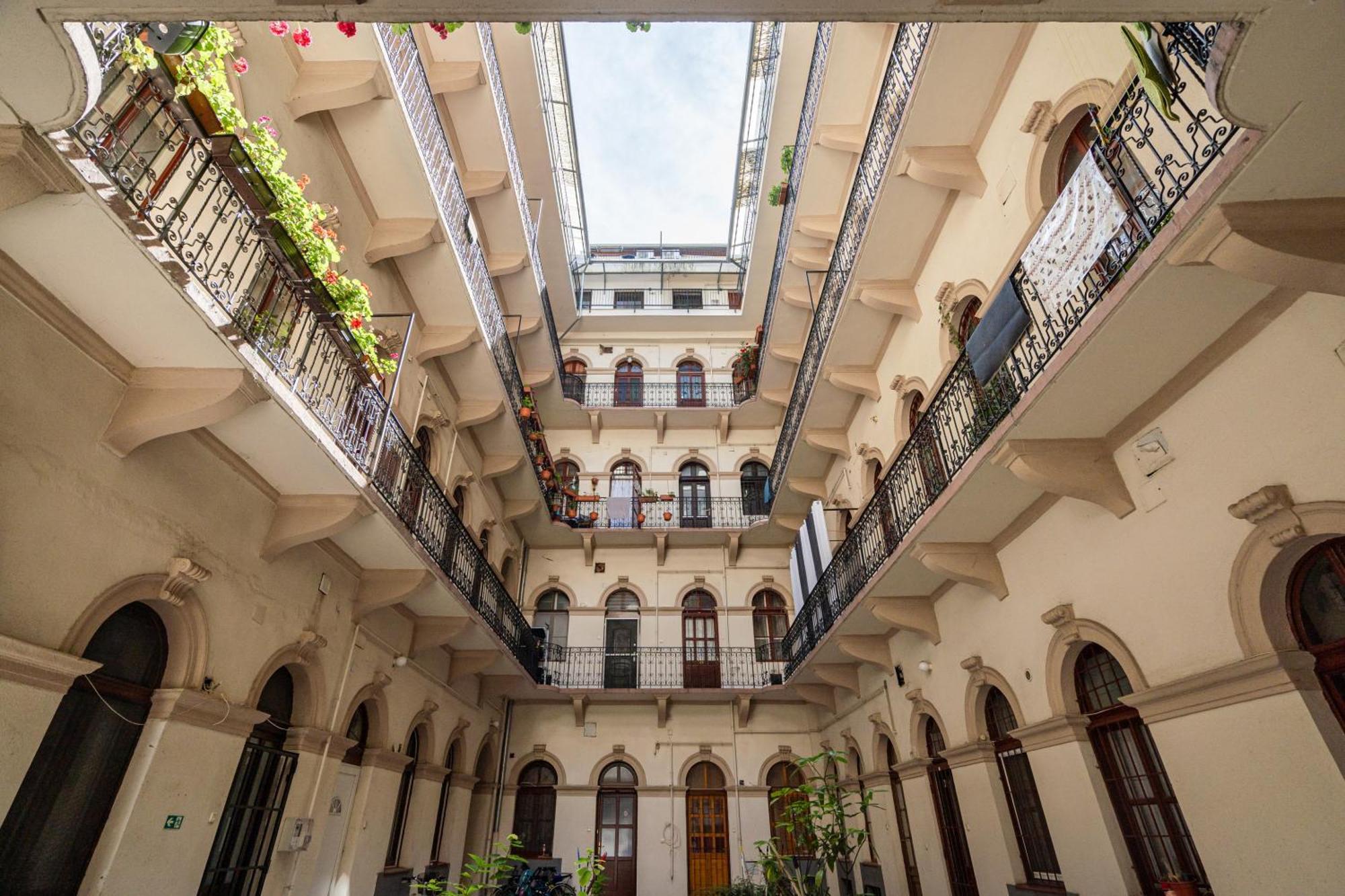 בודפשט Cosmopolitan Studio - Chic Getaway In A Fancy Neighbourhood מראה חיצוני תמונה